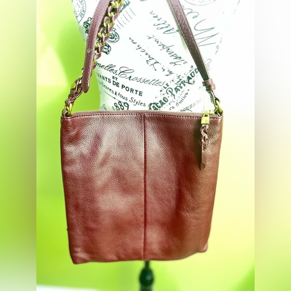 👜 Elliott Lucca Burgundy Leather Crossbody Bag-Like New 👜 - Picture 5 of 11